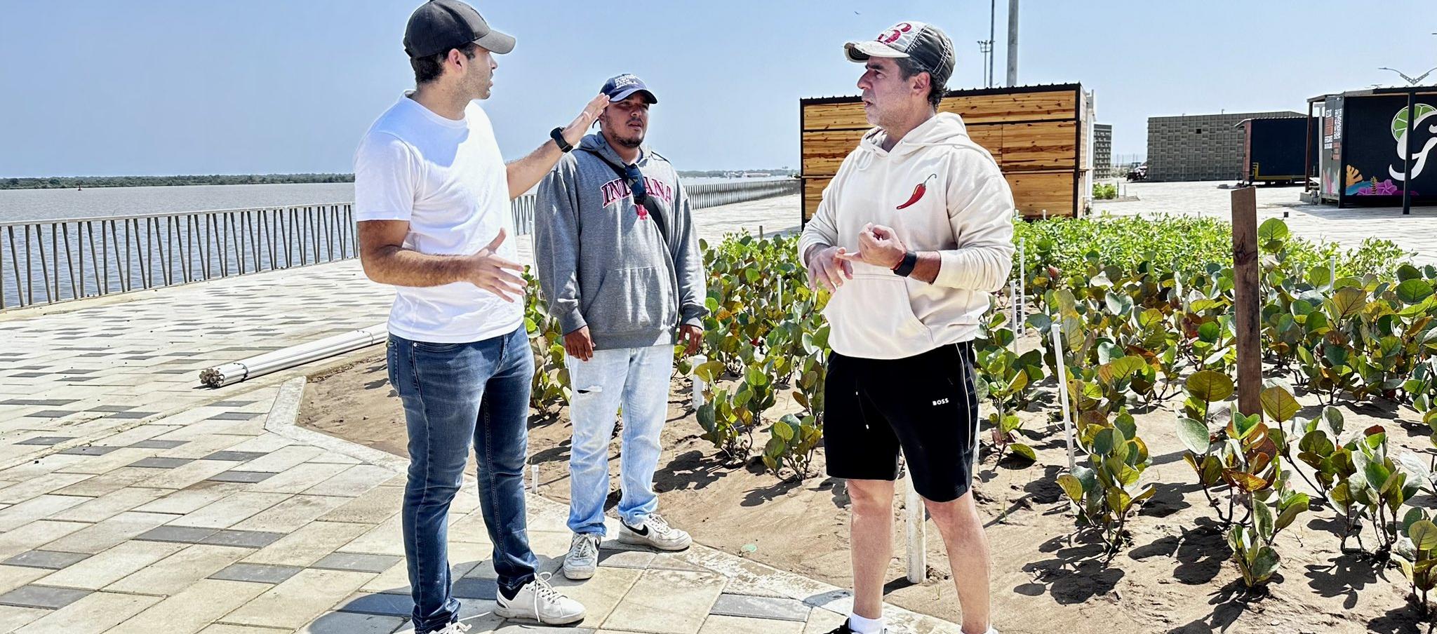 El alcalde Alex Char en el recorrido de este domingo por la Unidad Funcional 'Sector Nativo' del Gran Malecón