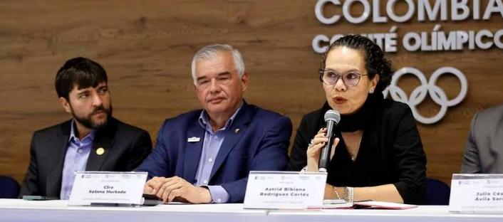  El exalcalde de Barranquilla, Jaime Pumarejo; el presidente del Comité Olímpico Colombiano, Ciro Solano, y la ministra del Deporte, Astrid Bibiana Rodríguez.