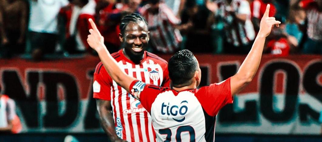 Carlos Bacca celebra el gol con el cual le dio el triunfo al Junior en Valledupar. 