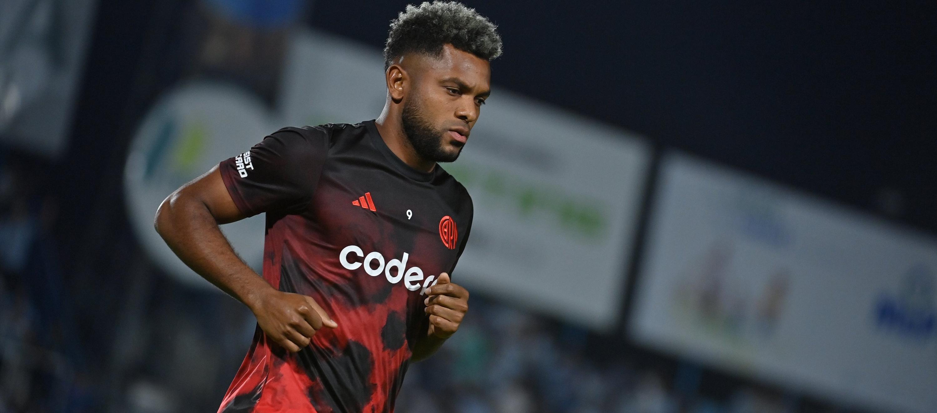 Miguel Ángel Borja sintió una molestia en el cuádriceps izquierdo.