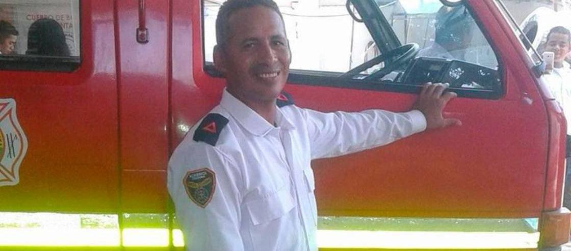 Alexander Márquez, el bombero fallecido. 