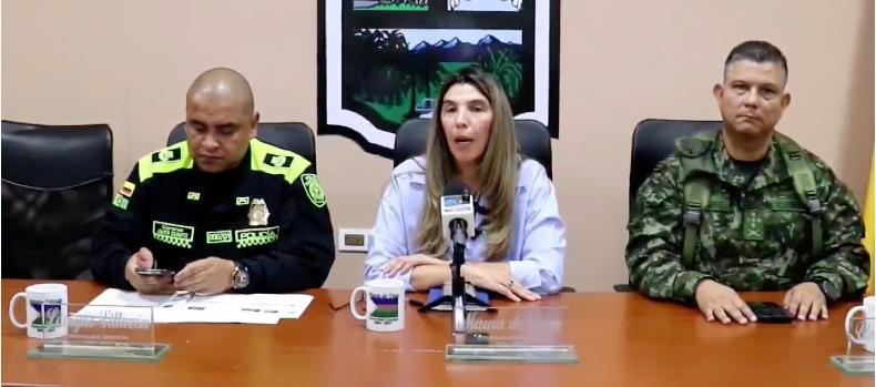 Alcaldesa Luz Helena Andrade Campo, el coronel Javier Duarte de la Policía del departamento y el comandante de la Segunda Brigada del Ejército Oscar Ocampo. 