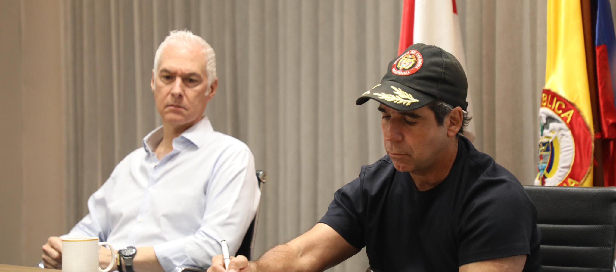 También hicieron presencia representantes del gobierno nacional, ANDI, Aerocivil y expertos en el tema..