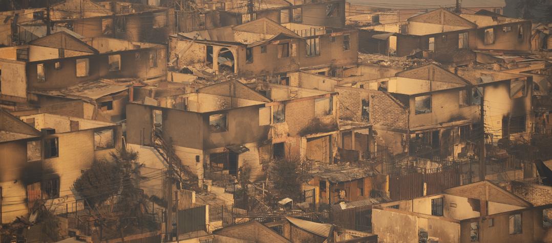 Decenas de viviendas afectadas por los incendios forestales.