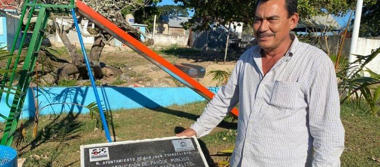 Alemán Andrés Valencia Ríos. 