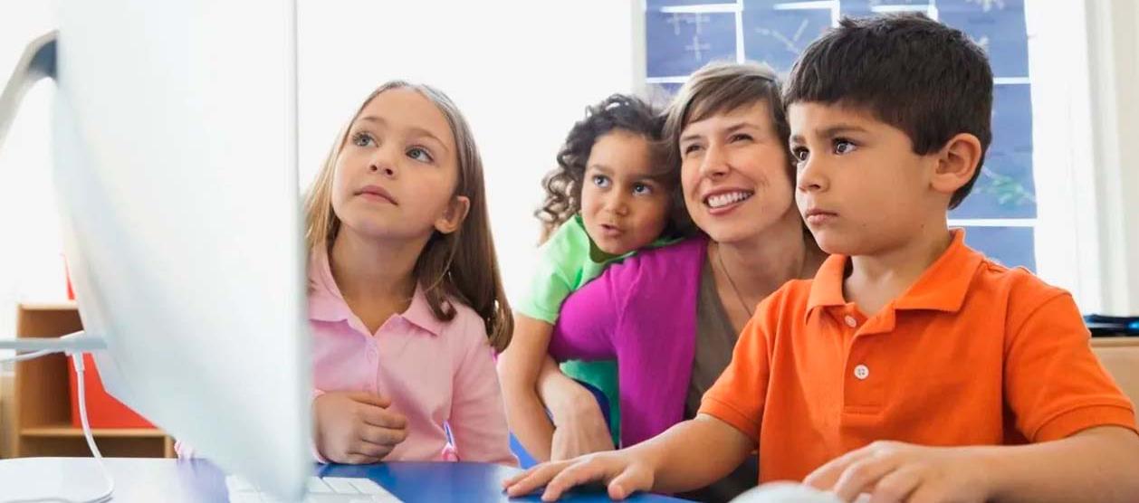 Más de 4.100 docentes del país se beneficiaron con los cursos de autoformación de la Fundación Movistar en el 2023