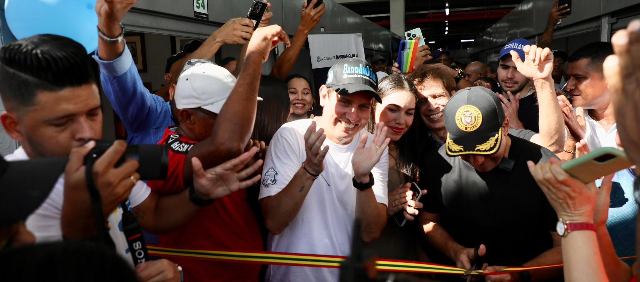 El alcalde Char estuvo en la inauguración. 