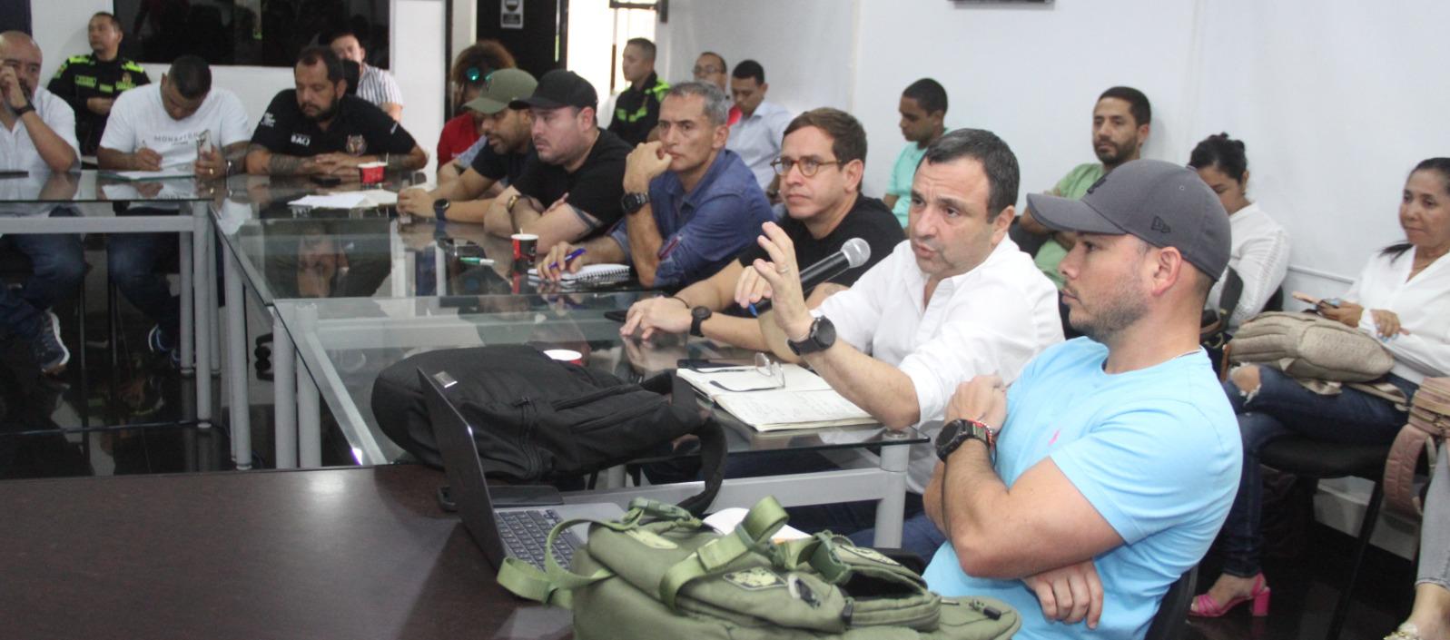 Reunión interdisciplinaria por el primer desfile del Carnaval.