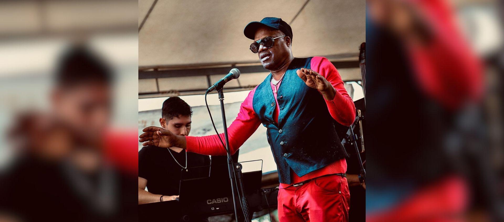 Jimmy Saa, cantante.