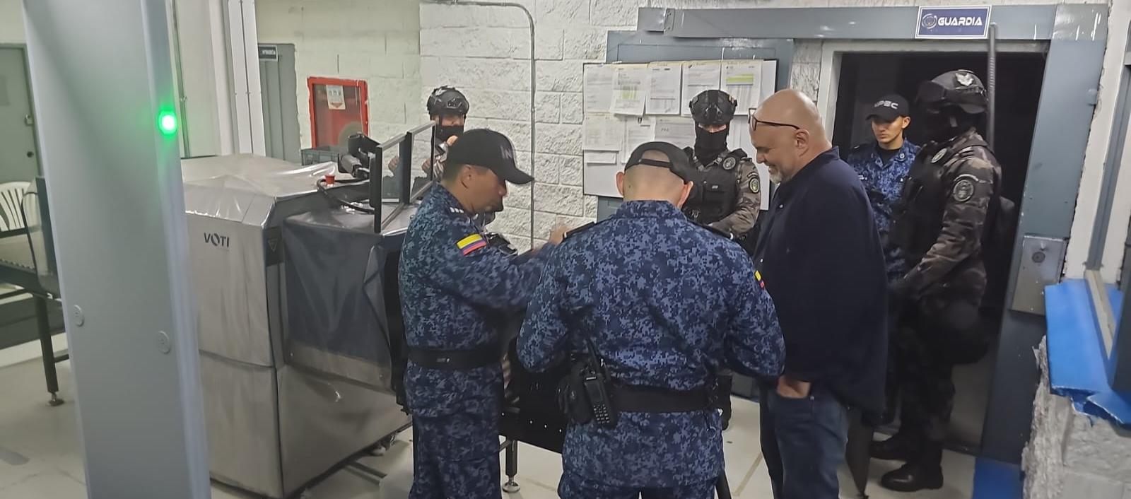 Salvatore Mancuso ingresando a La Picota.