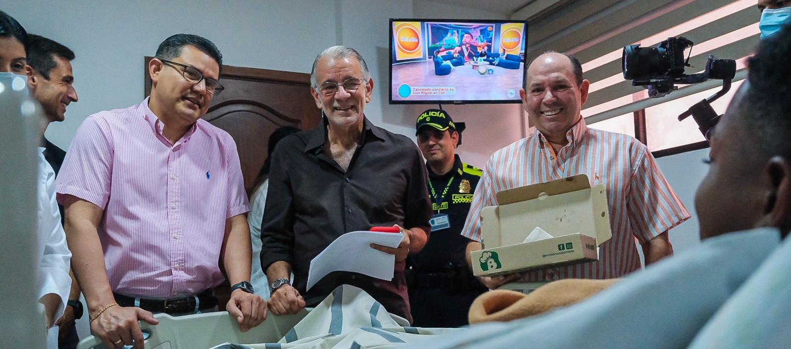 El gobernado Verano realizó la visita en la mañana de este martes.