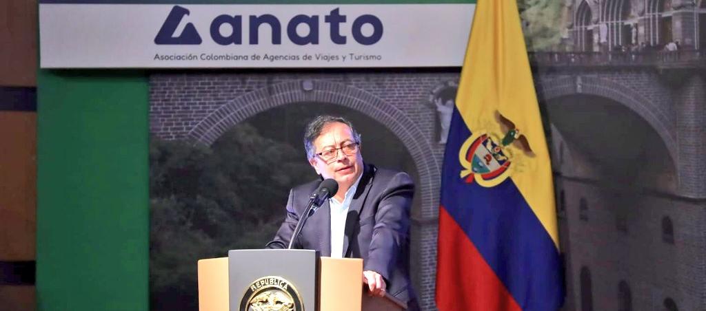 Gustavo Petro en el evento de Anato.
