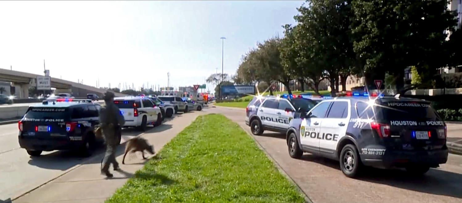 Una mujer fue abatida tras abrir fuego en una iglesia de Texas