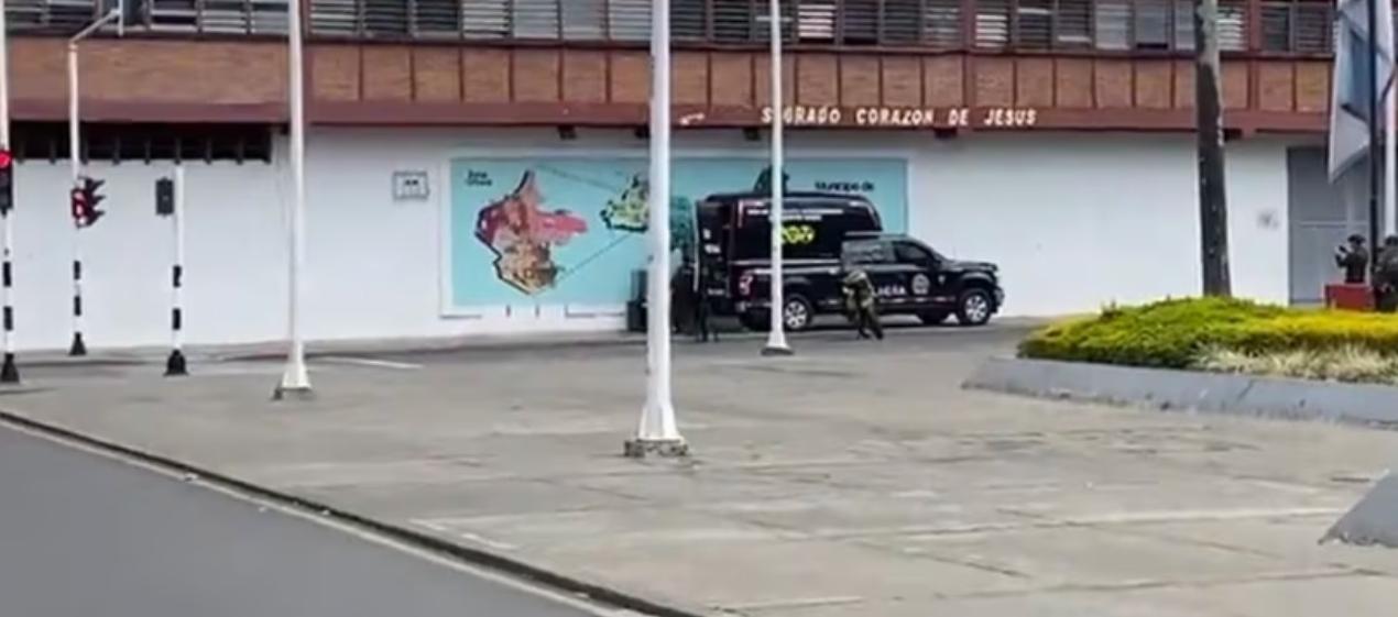 Momento en que las autoridades tenían acordonado el lugar de los hechos. 