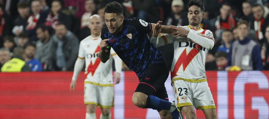 Lucas Ocampos durante el partido contra el Rayo Vallecano.