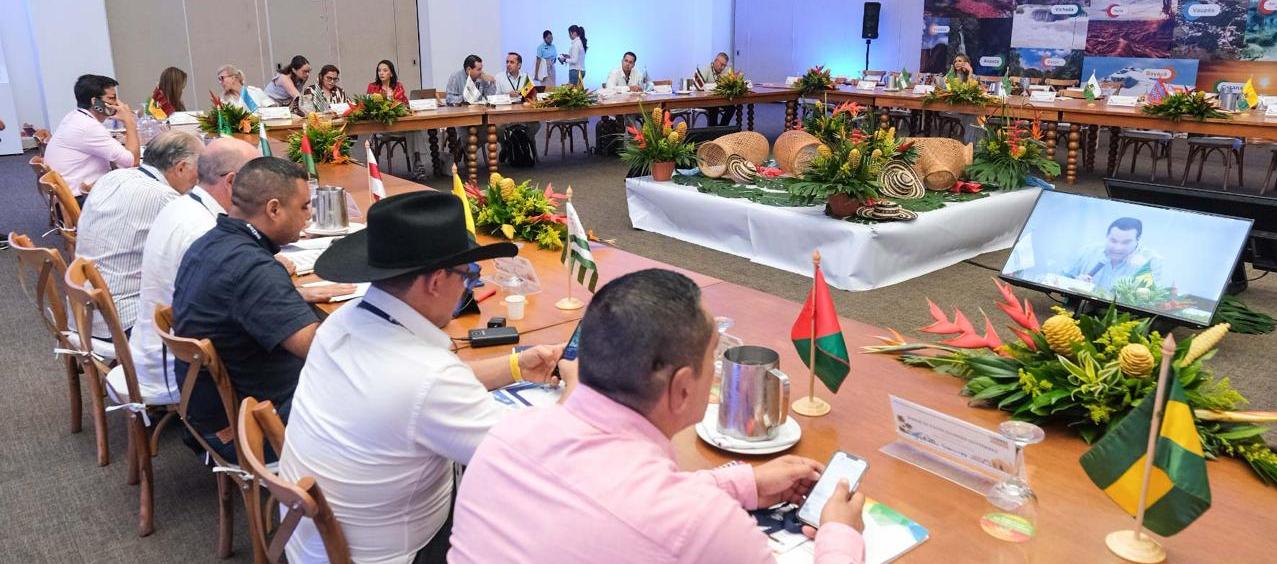 La cumbre de gobernadores del país convocados este jueves por la FND.