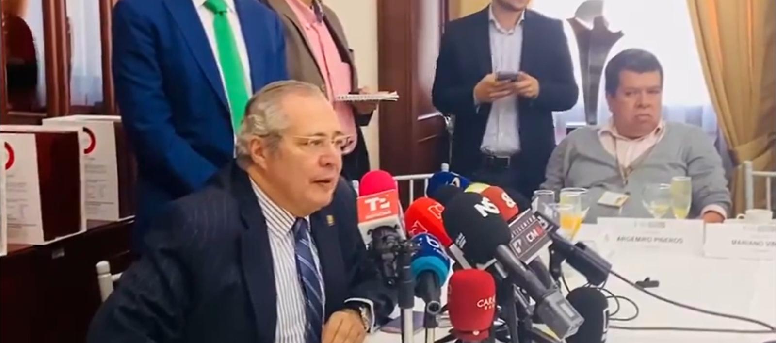 El presidente del Senado, Iván Name, en la rueda de prensa de este martes