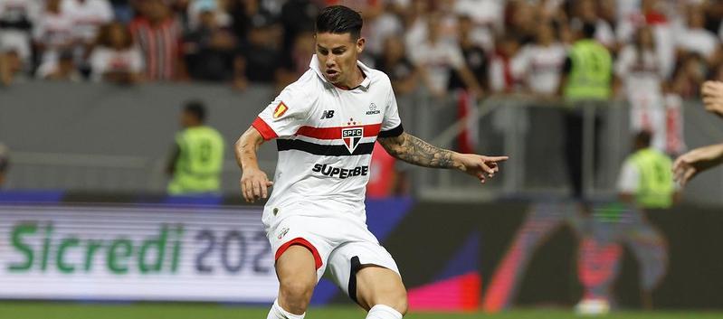 James Rodríguez ingresó en el minuto 25 del segundo tiempo por Lucas Moura. 