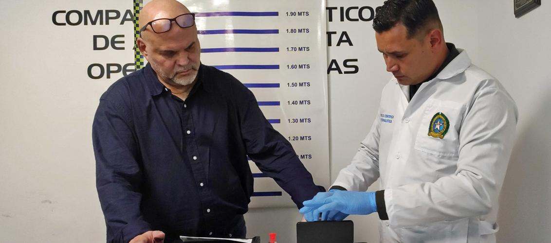 Salvatore Mancuso cuando era reseñado a su llegada a Colombia, el pasado martes. 