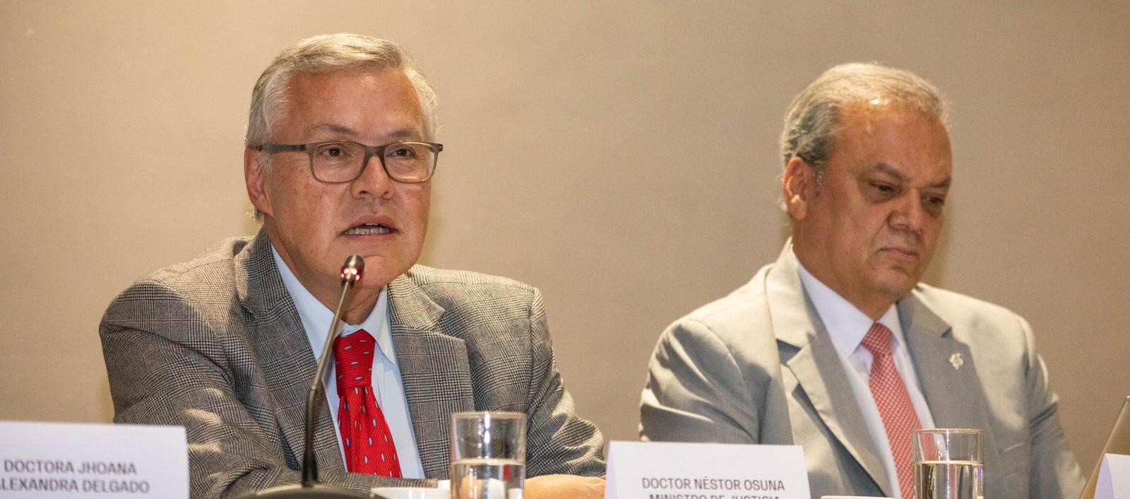  El ministro de Justicia, Néstor Osuna, con la Comisión de Expertos de la Reforma a la Justicia, con la que se reunió el viernes