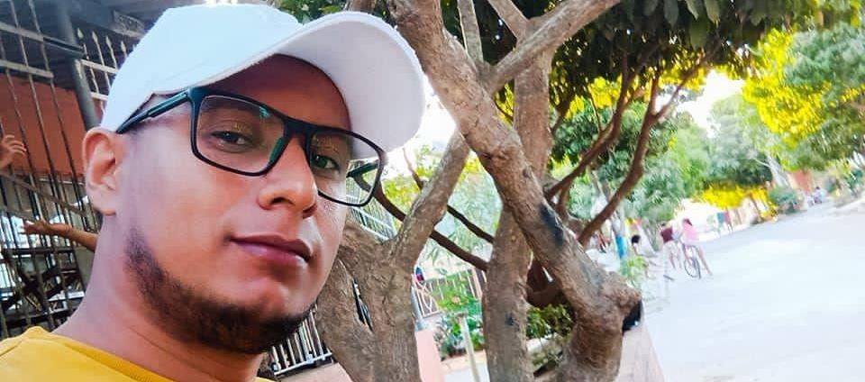 Eduer David Coronel Becerra recibió un impacto de bala en la cabeza. 