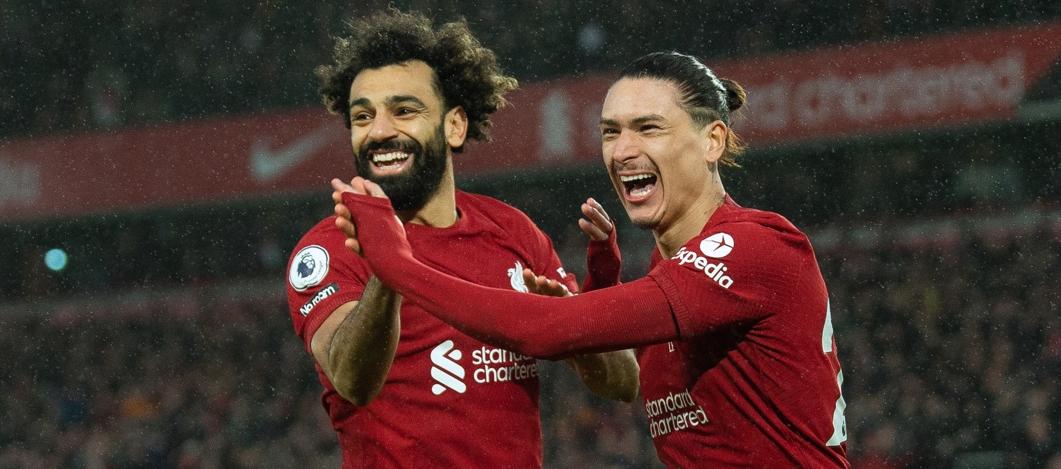 Mohamed Salah y Darwin Núñez, delanteros del Liverpool.  