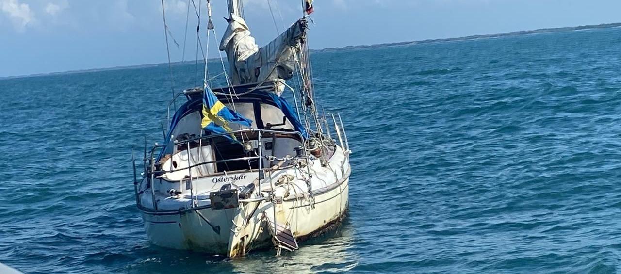 El velero Dhokus II IMO 794530 de bandera sueca