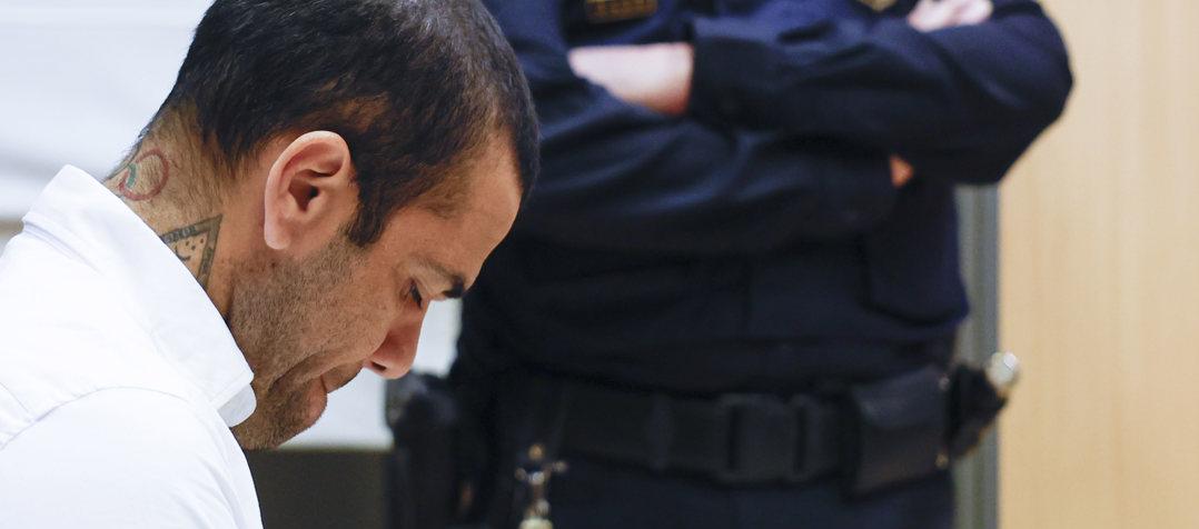 Dani Alves durante el juicio en el que terminó condenado. 