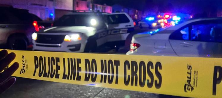 Policia de Arkansas en la zona del tiroteo