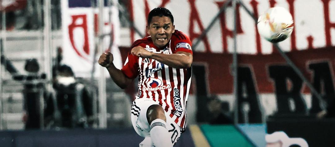 Carlos Bacca marcó un doblete ante Águilas Doradas y llegó a cinco goles en el torneo. 