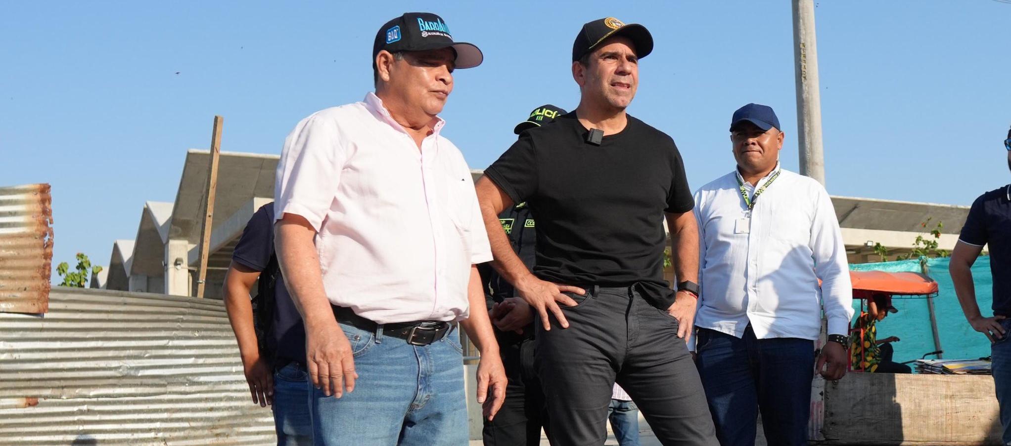 El Alcalde Alex Char inspeccionó las obras de pavimentación.