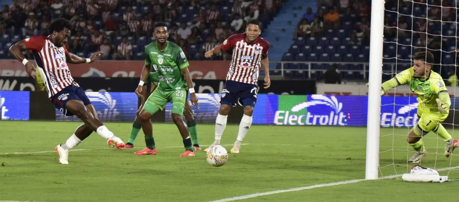 El único gol del partido marcado por Didier Moreno.