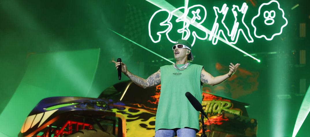 'Luna' y 'Normal' fueron coreados por el público que acompañó a Feid.