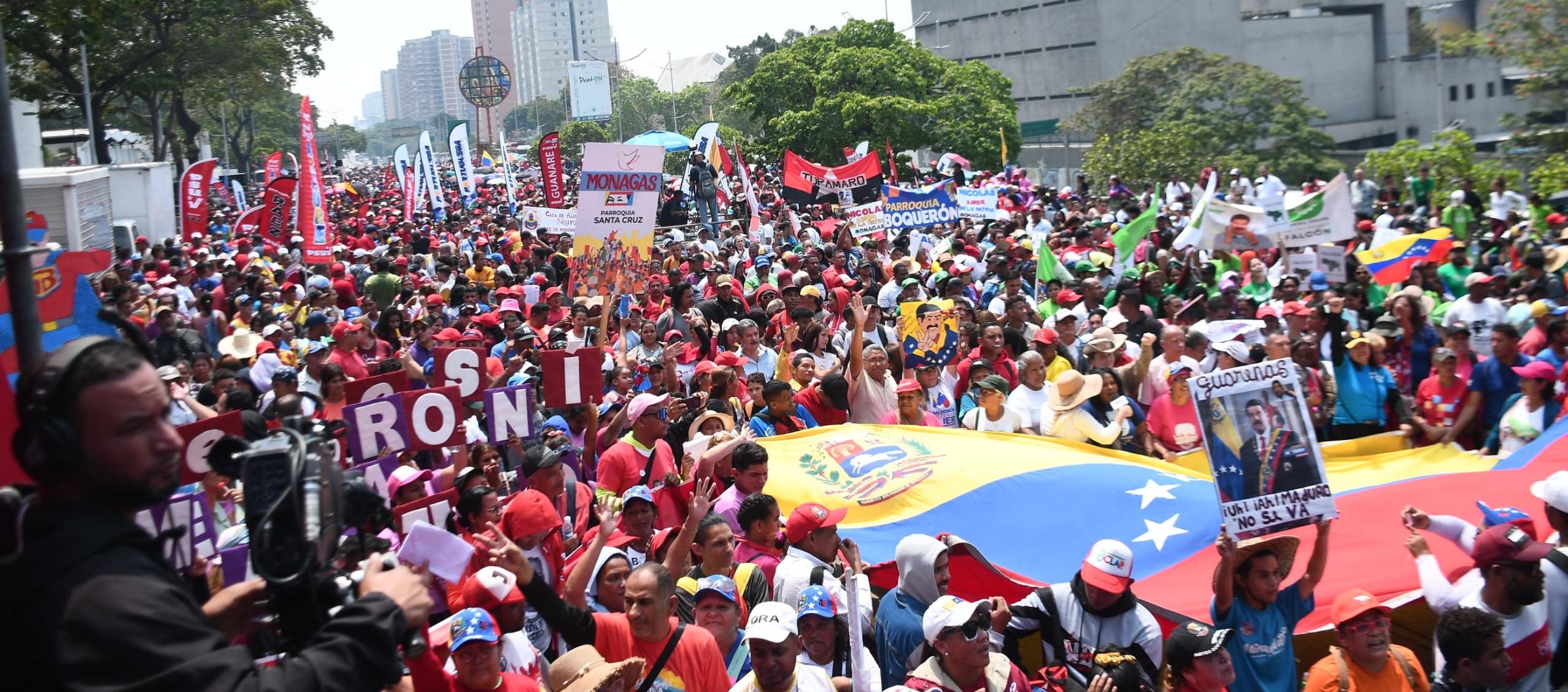 La masiva marcha chavista en Caracas de este lunes