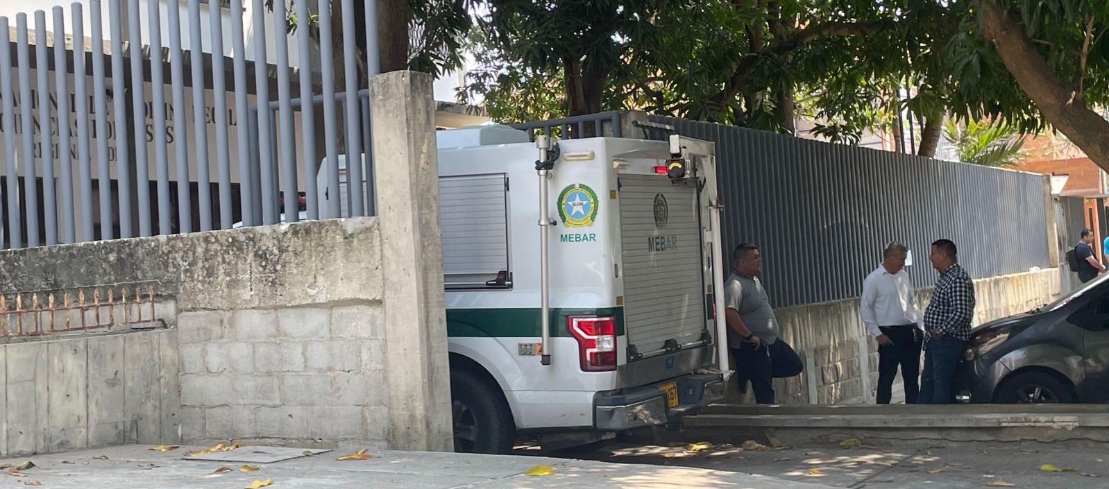 Momento en que ingresa el cuerpo de Juan Carlos Pacheco a Medicina Legal.