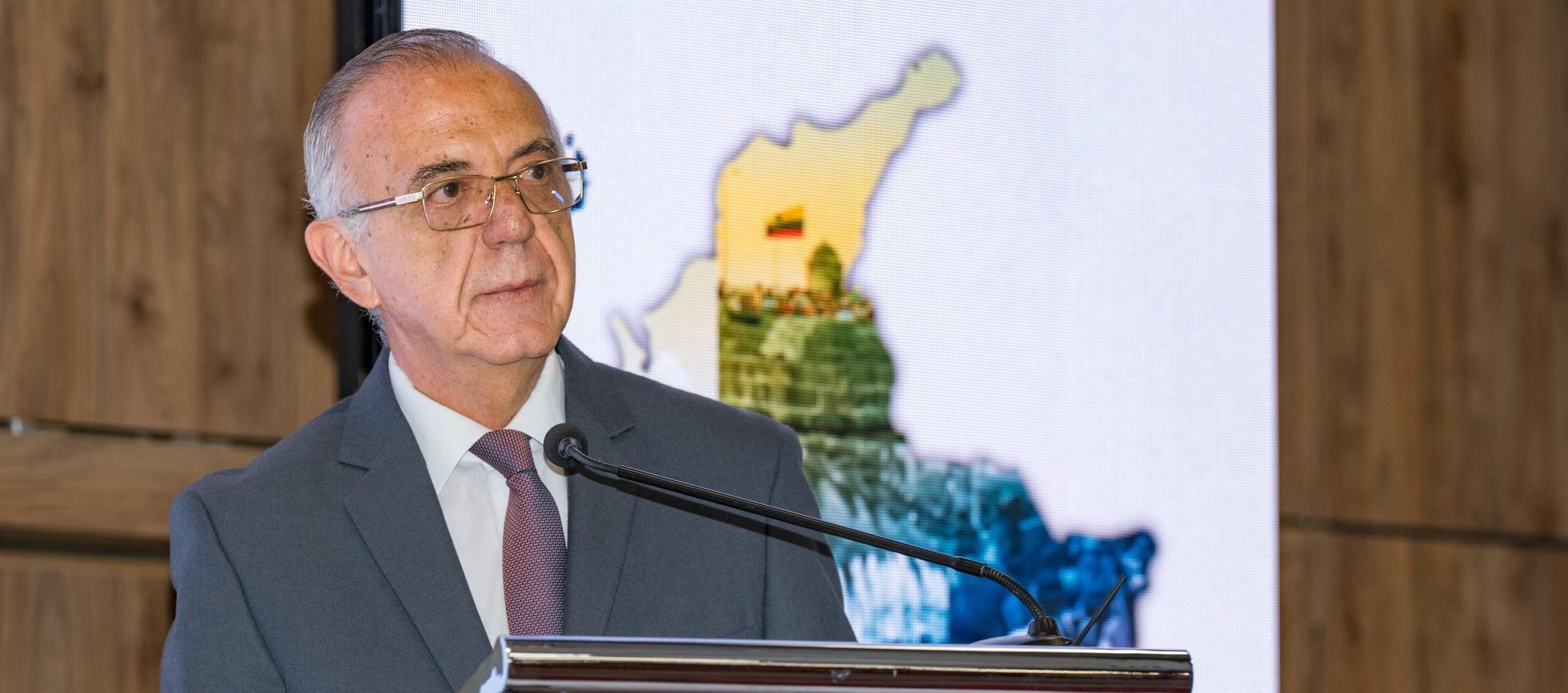 Iván Velásquez, ministro de Defensa.