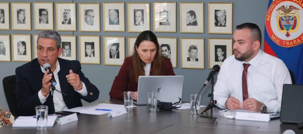 El Ministerio del Trabajo en una reunión con la Dimayor.