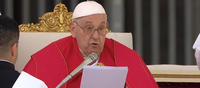 El Papa Francisco en el rezo del Ángelus este domingo