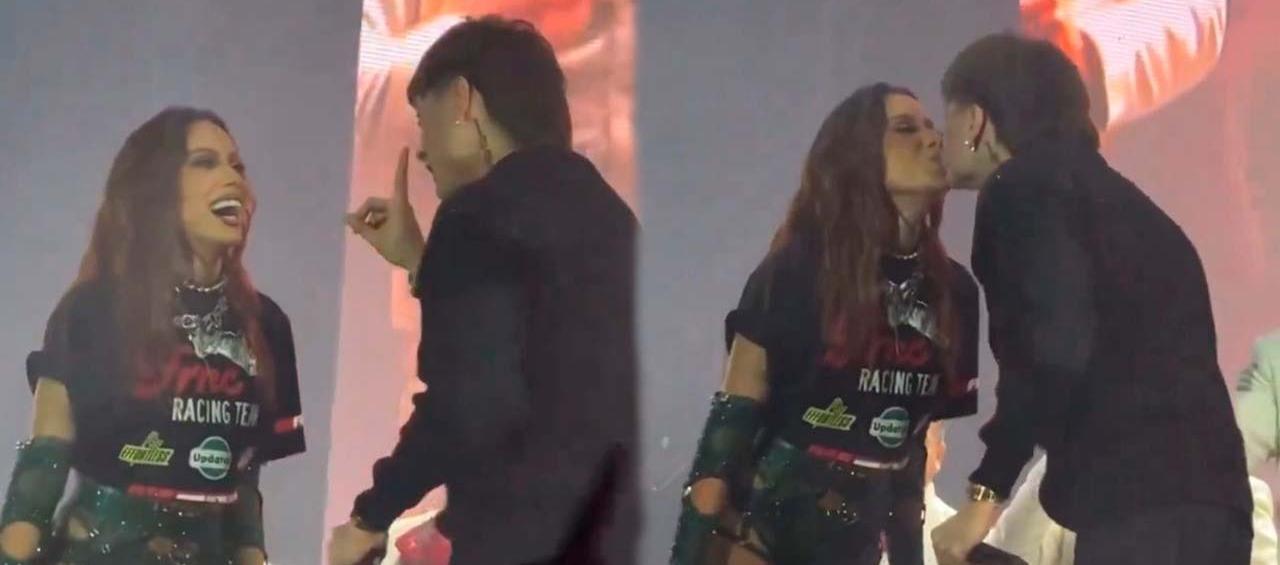 Peso pluma llegó al escenario para celebrar el cumpleaños de Anitta.