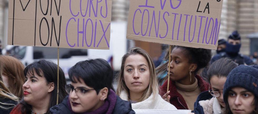 Defensores del aborto escucharon la decisión en las puertas del Congreso