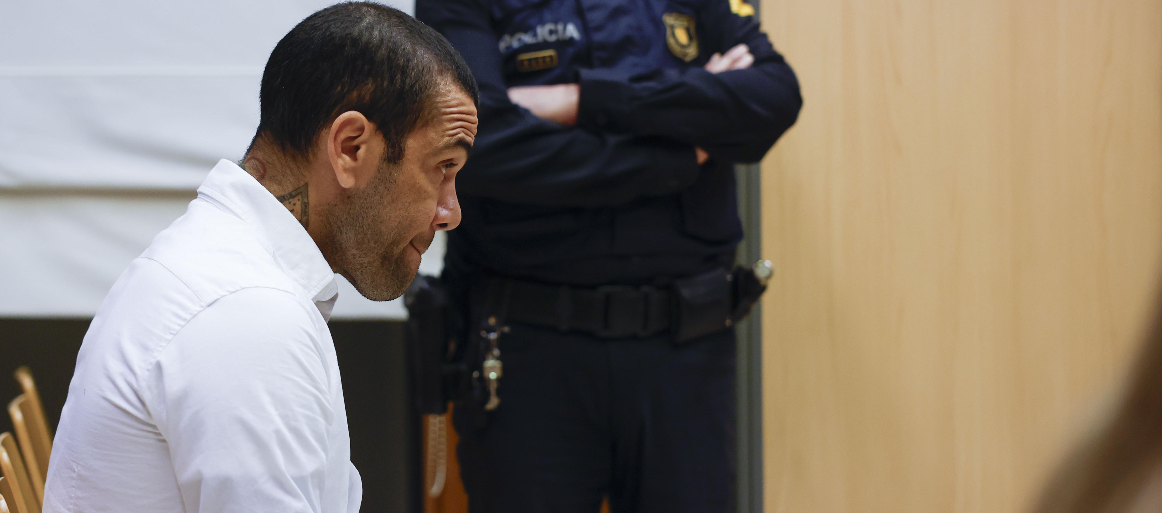 Dani Alves acumula 14 meses privado de la libertad en Barcelona. 