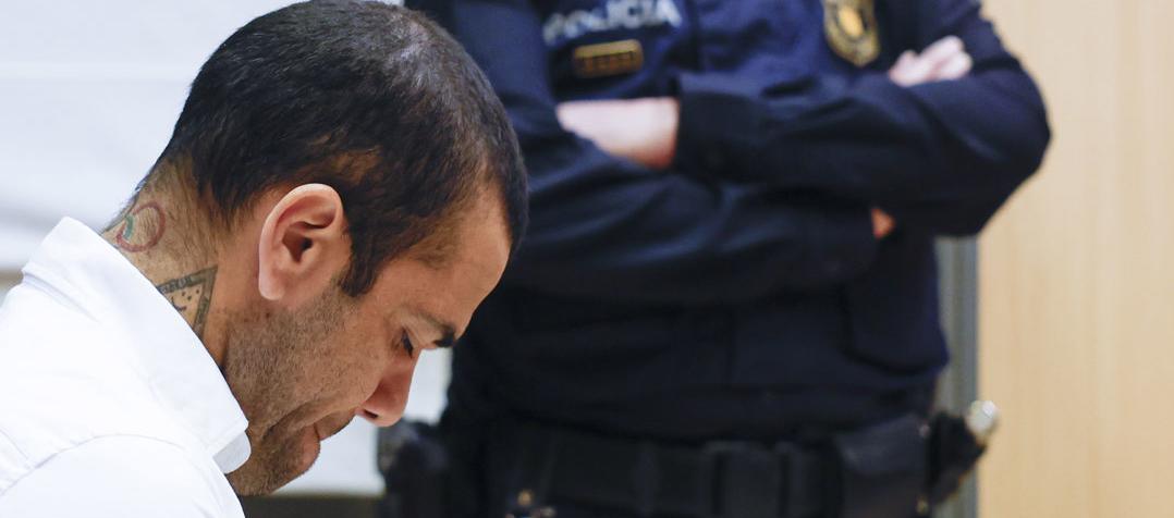 Dani Alves fue condenado a cuatro años y medio de prisión. 