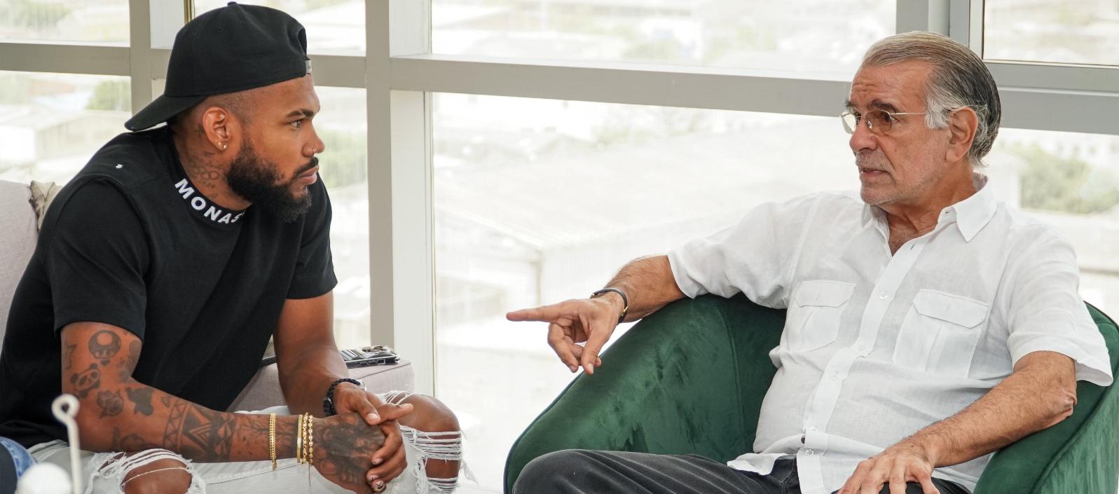 El  gobernador Eduardo Verano con el atleta Anthony Zambrano. 