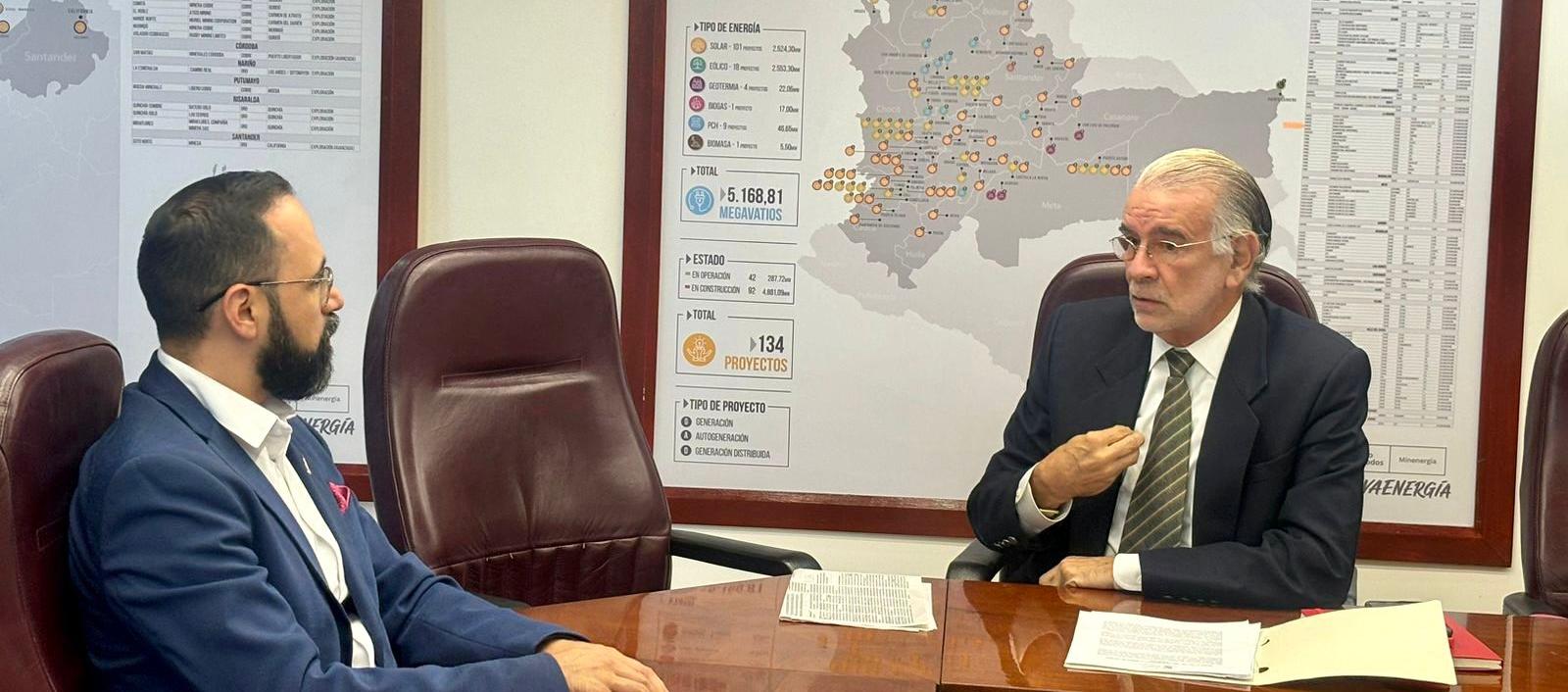 El ministro de Minas, Andrés Camacho, y el gobernador del Atlántico, Eduardo Verano