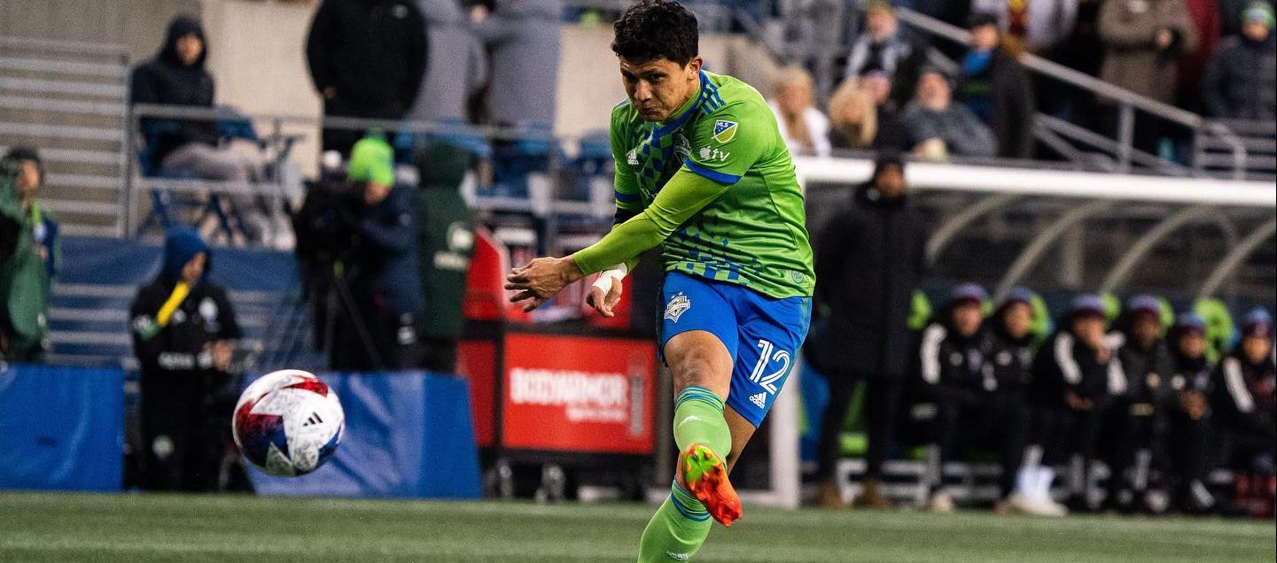 Fredy Montero jugando en su último equipo, el Seattle Sounders.