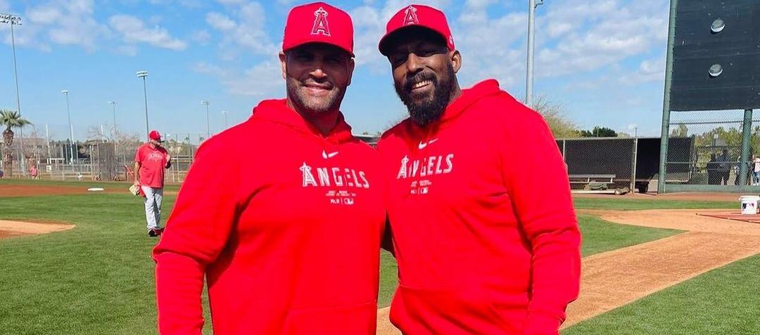 Albert Pujols en los campos de entrenamiento de los Angelinos con su compatriota Vladimir Guerrero. 