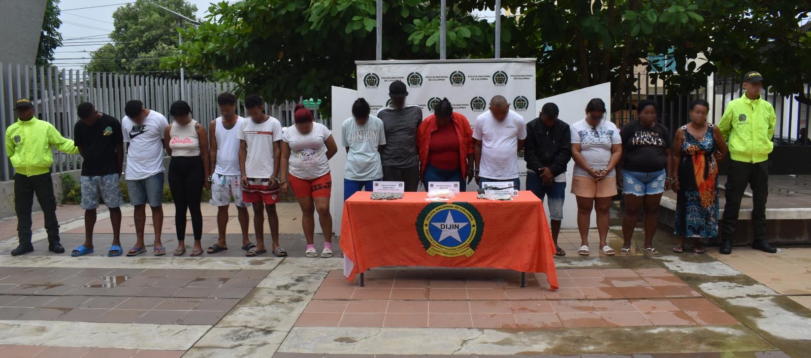 En 16 diligencias de allanamiento y registro.