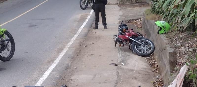 El accidente tuvo lugar a las 5:30 de la mañana de este lunes. 