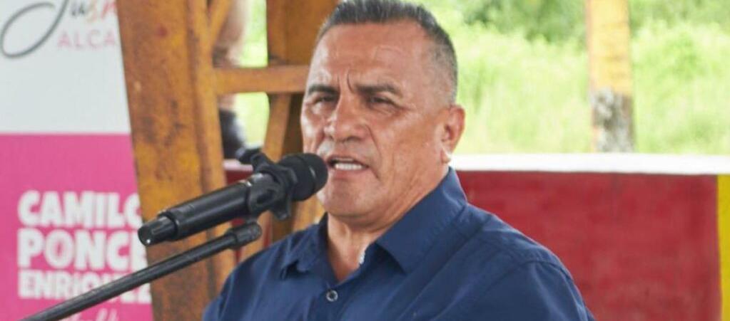 José Sánchez, alcalde del municipio Camilo Ponce Enríquez. 