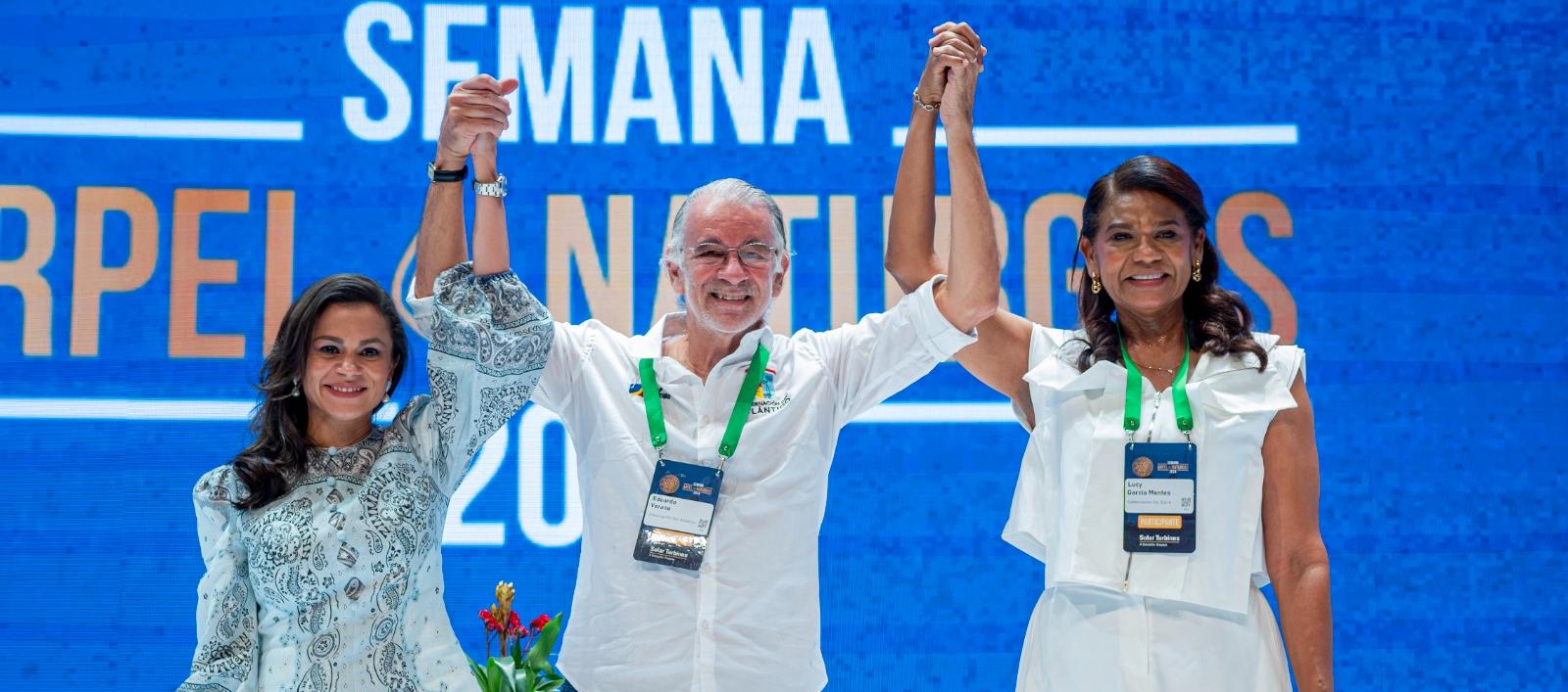 La presidenta de Naturgas, Luz Estella Murgas, el gobernador del Atlántico, Eduardo Verano, y la gobernadora de Sucre, Lucy García.